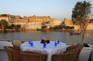 rooftop-restaurant-taj-lake-palace-hotel-udaipur-india